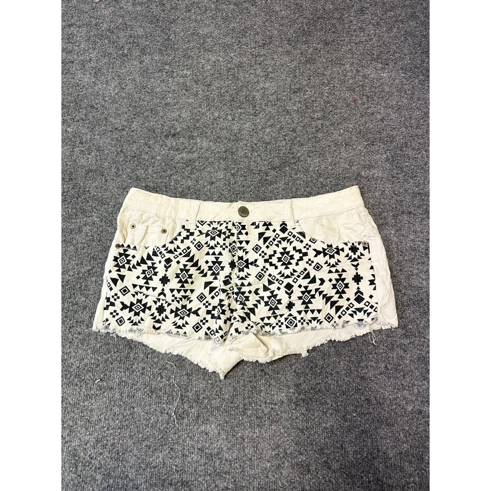 No Boundaries Shorts Womens Size 13 White Tribal Geometric Cut Off Raw Hem Boho